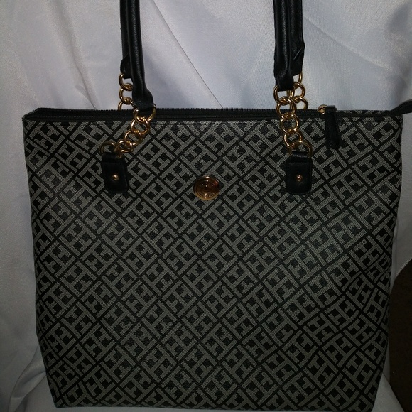 tommy hilfiger chain tote